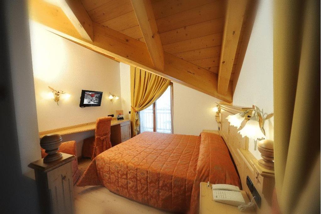 Residence Garni Il Giglio Commezzadura Szoba fotó