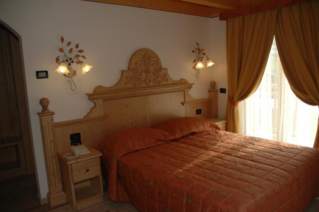 Residence Garni Il Giglio Commezzadura Szoba fotó