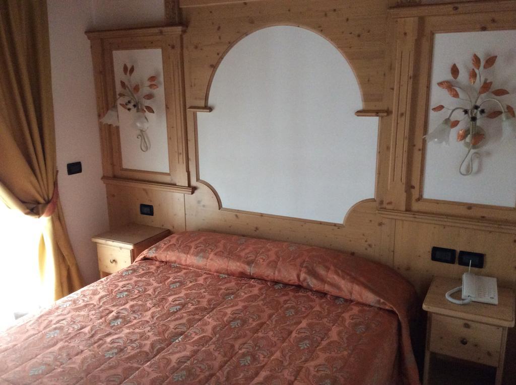 Residence Garni Il Giglio Commezzadura Kültér fotó