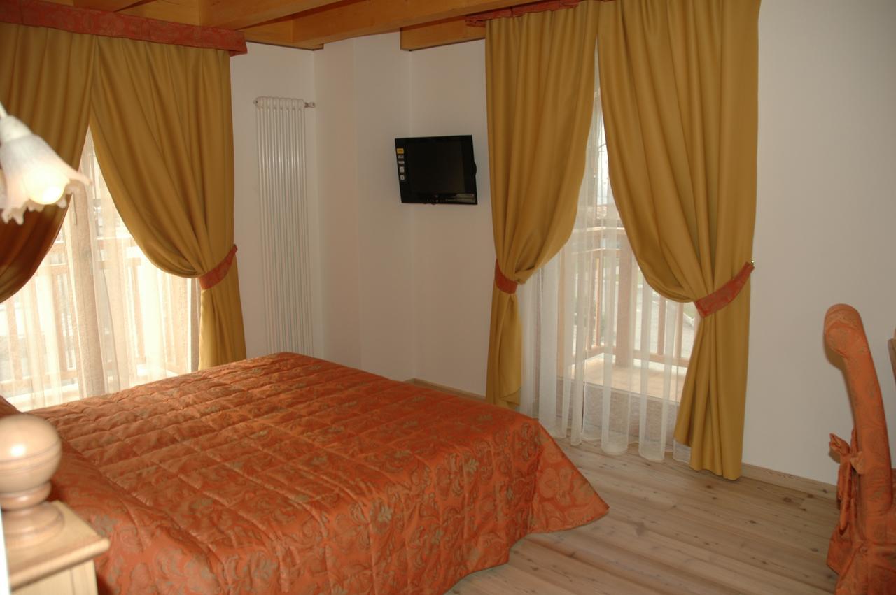 Residence Garni Il Giglio Commezzadura Kültér fotó